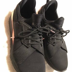 Puma Muse tennis shoes